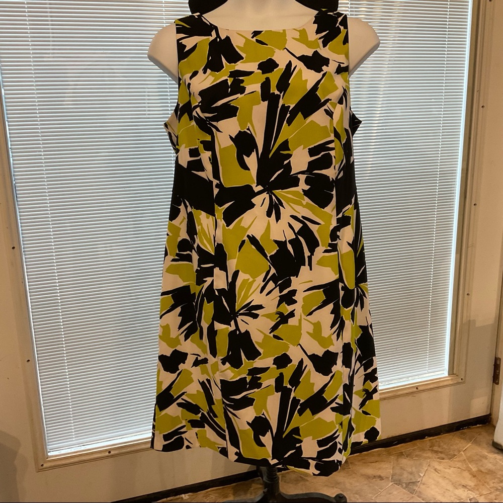 Ronni Nicole - Sheath Dress - Size 20W
